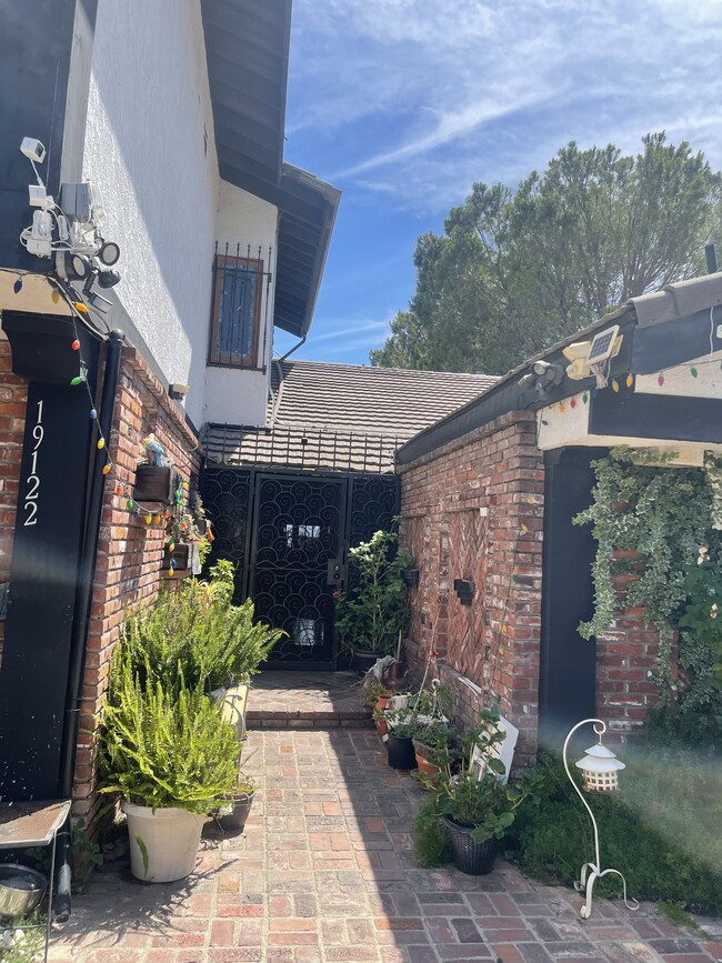 Photo - 19122 Clymer St