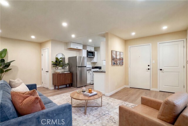 Building Photo - 6911 Ben Unit 1