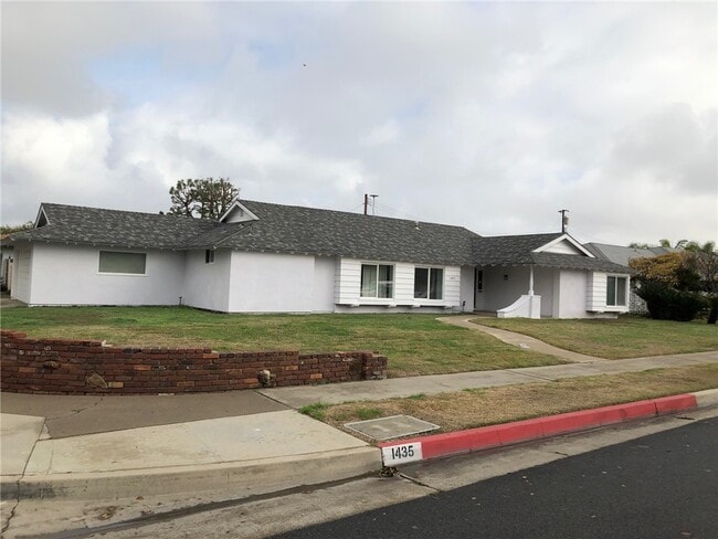 Photo - 1435 W Westmont Dr