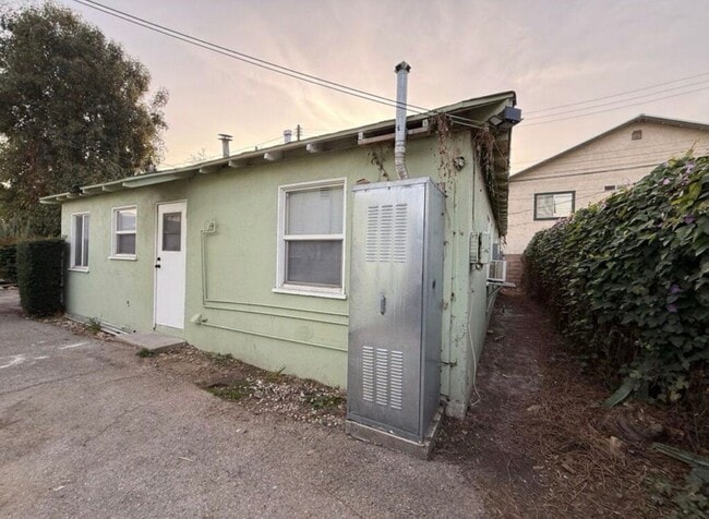 Photo - 731 W Vernon Dr Unit 1/2