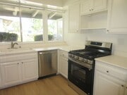 Photo - Book your appointment today for this cozy ... House