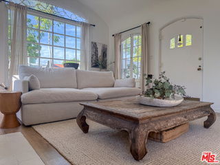 Building Photo - 316 S Wetherly Dr