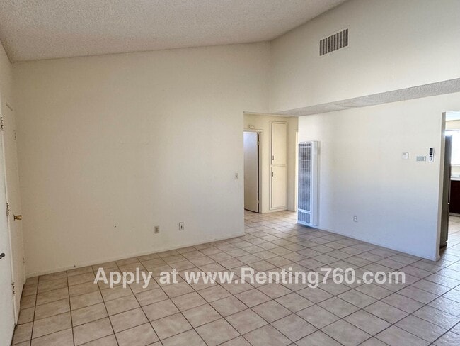 Photo - Spacious 2 Bed 1 Bath Home With Indoor Laundry Room Unit B - 5827 Bagley Ave