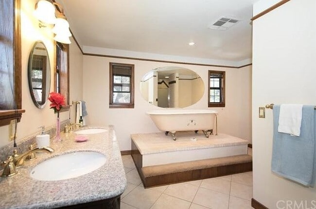 Photo - 652 Arbula Dr