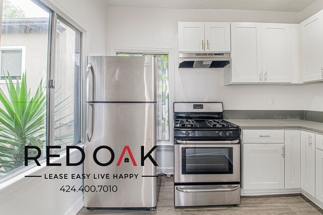 Photo - 4811 Melrose Ave Unit 201