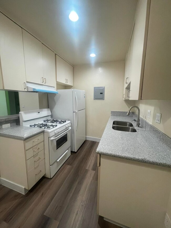 Photo - 260 South Avenue 50 Unit 110