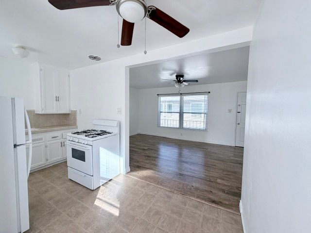 Building Photo - 5279 E The Toledo Unit #6