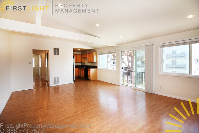 Photo - 503 Avenue G - Ave