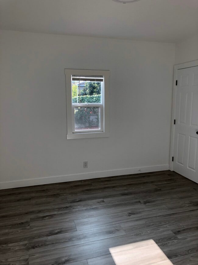 Bedroom 2 - 1820 E Woodbury Rd.