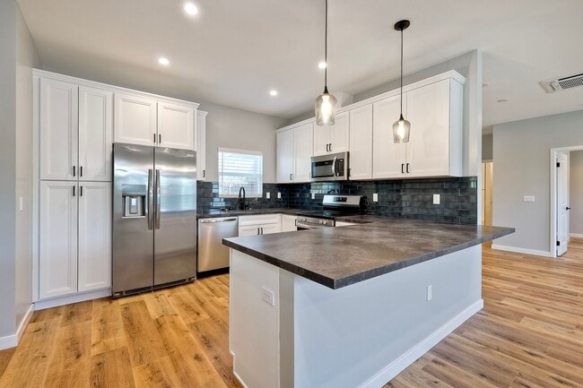 Photo - 6832 Tower St