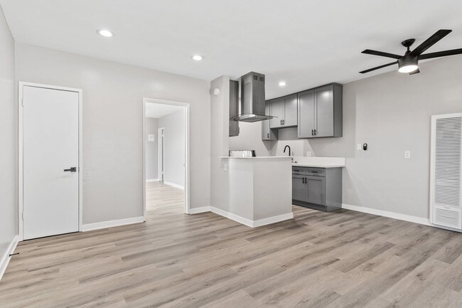 Photo - 1655 W Malvern Ave Unit 1655-07