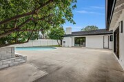 Photo - BEAUTIFULLY REMODELED, 5BD/4BA ENTERTAINER... House