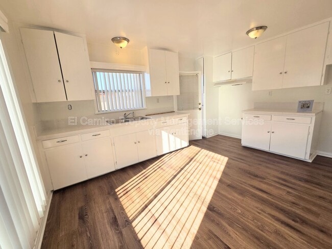 Photo - 9506 Park St