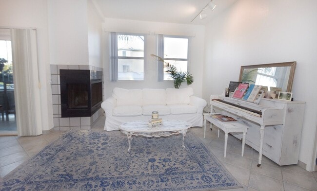 Building Photo - Long Term, Unfurnished Rental in Imperial ... Unit 6