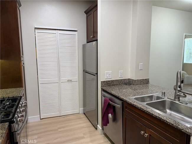 Photo - 1170 Scholarship