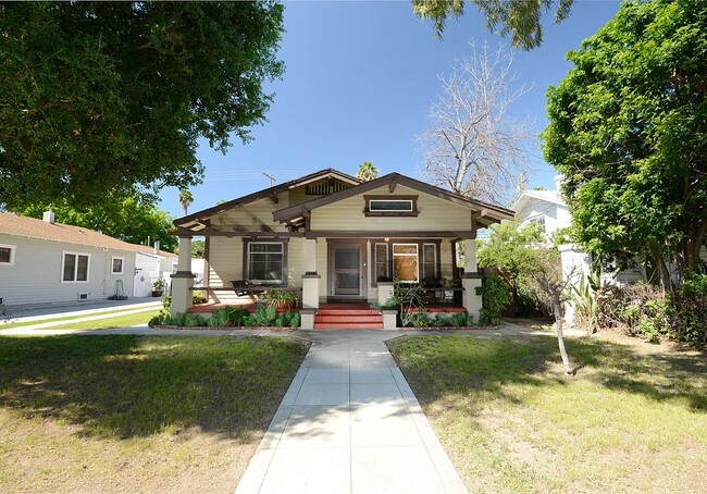 Photo - 711 N Zeyn St
