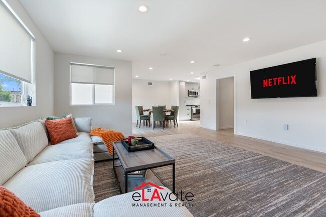 Building Photo - 1035 N Serrano Ave