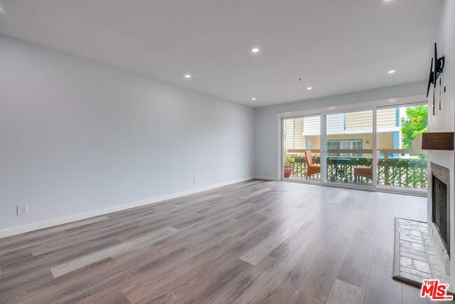 Photo - 230 S Catalina Ave Unit 102