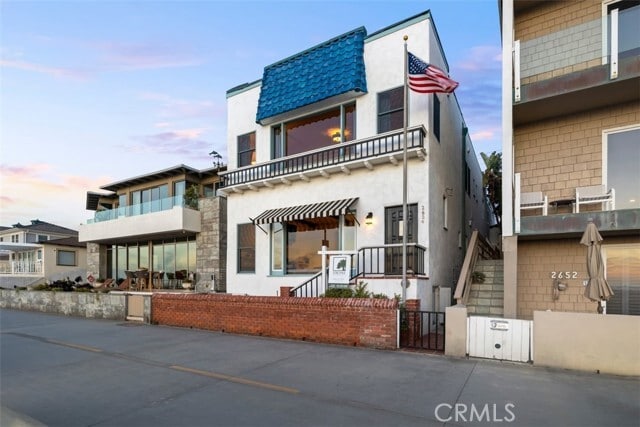 Photo - 2654 The Strand