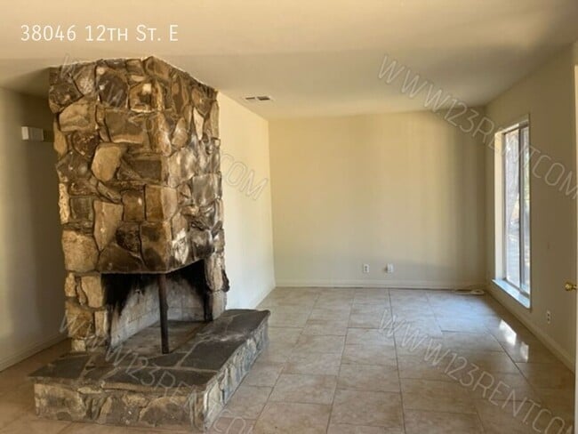 Photo - 38046 12th St E