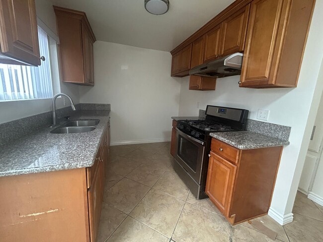 Photo - Spacious 2bed 1.5bath Apartment near Beach Blvd & Talbert Ave