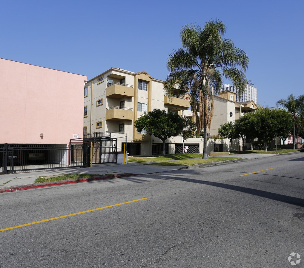 715 - 715 Apartments