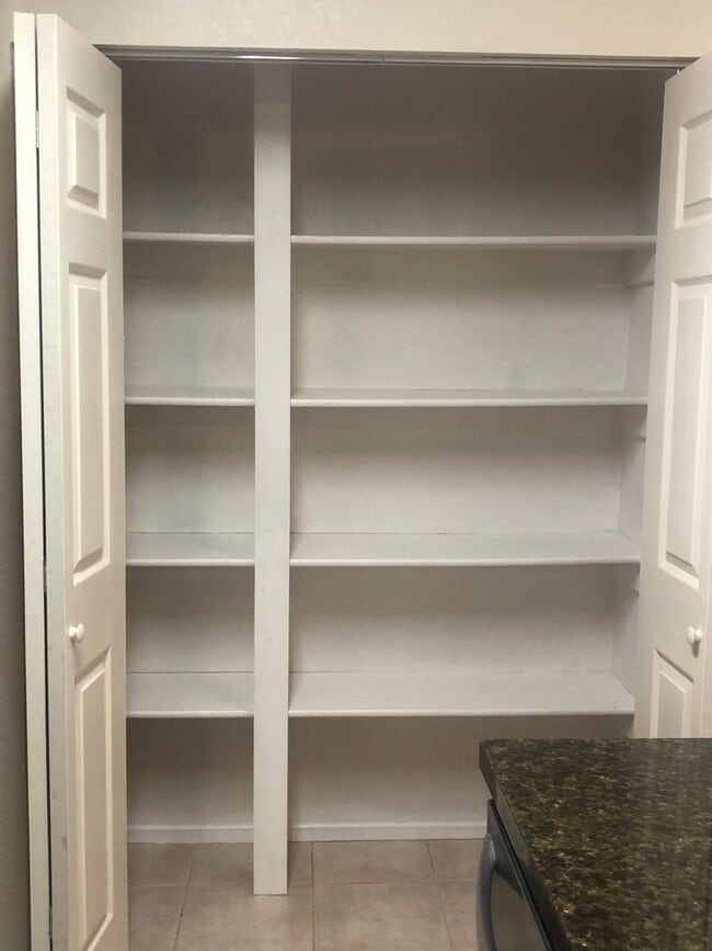Photo - Beautiful 2 Bedroom UPGRADED condo for rent!