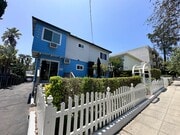 Photo - Corner 1 Bedroom Apartment in Los Feliz!