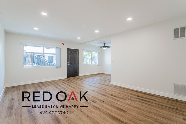 Building Photo - 3401 Ocean Park Blvd