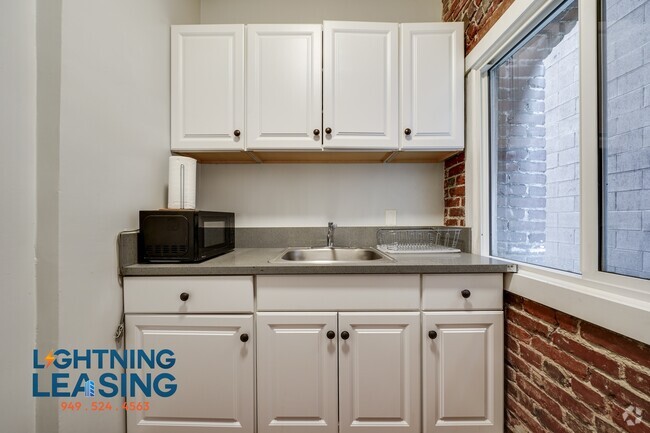 Building Photo - 1420 1/2 Flower St-32D Unit 32D Rental