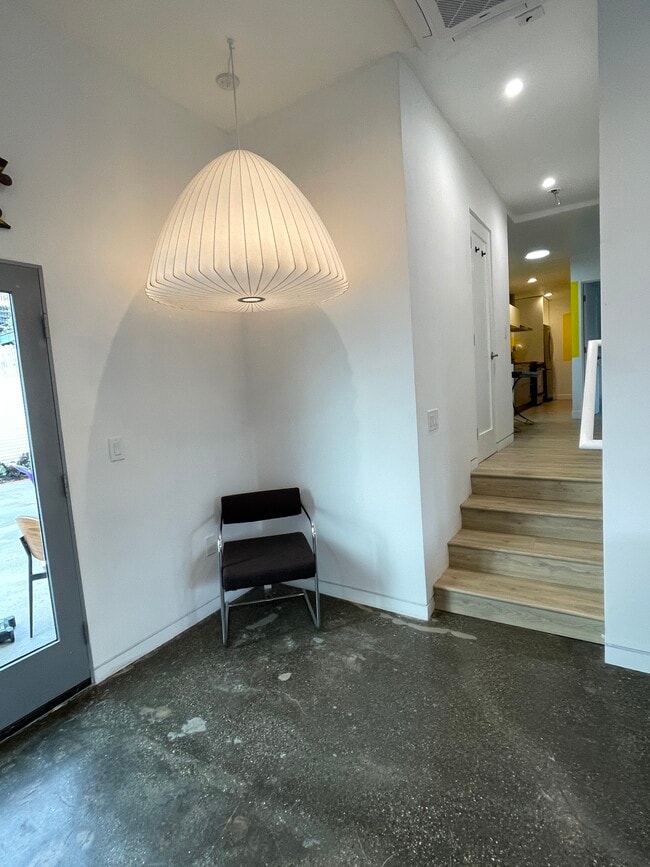 Access to bedrooms - 2725 Dalton Ave Unit 1.5