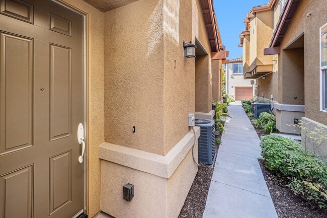 3 Bedroom 2 1/2 Bath Condo with yard and g... - 3 Bedroom 2 1/2 Bath Condo with yard and g...