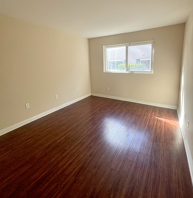 Photo - 550 Graves Ave Unit 21