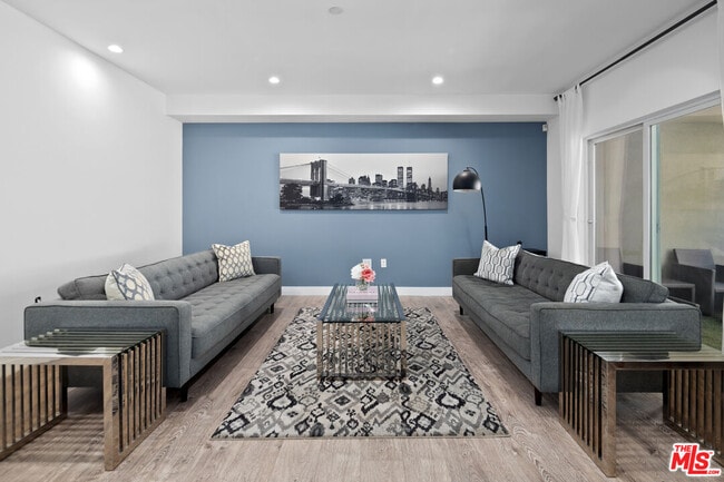 Photo - 1420 Laurel Ave Unit 201