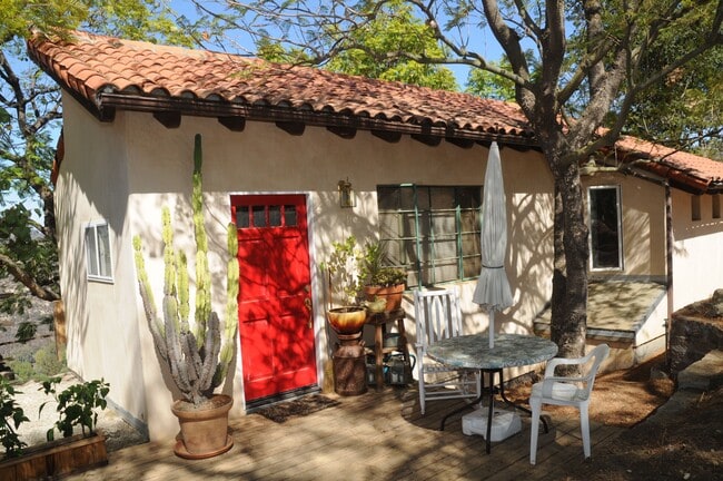 Front Entrance - 1431 Penny Rd Unit StudioA