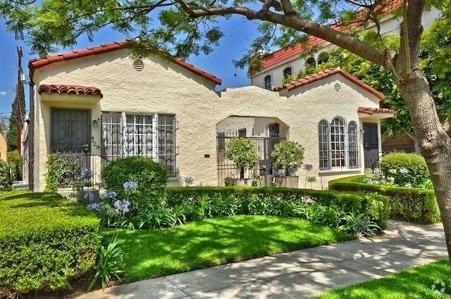 Building Photo - La Peer Apartments