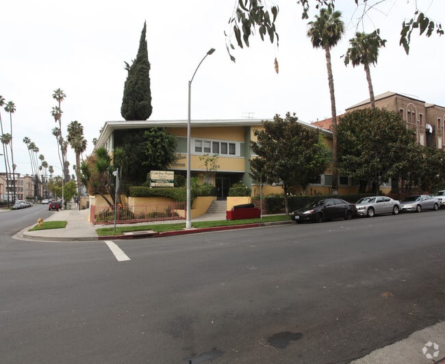 Catalina Tropics - 455 S. Catalina