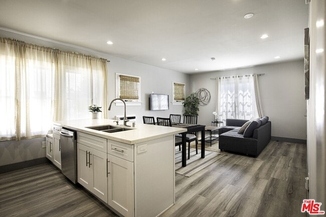 Photo - 1559 1/2 S Harvard Boulevard Unit