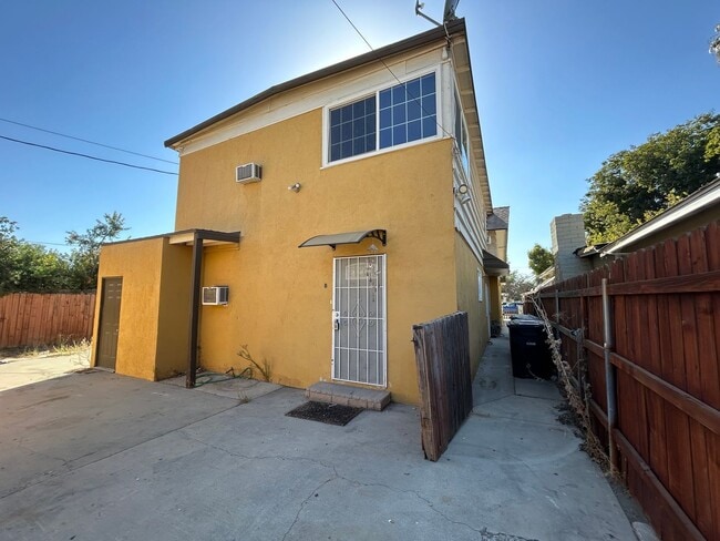 Photo - 450 N Taylor St Apartment Unit B