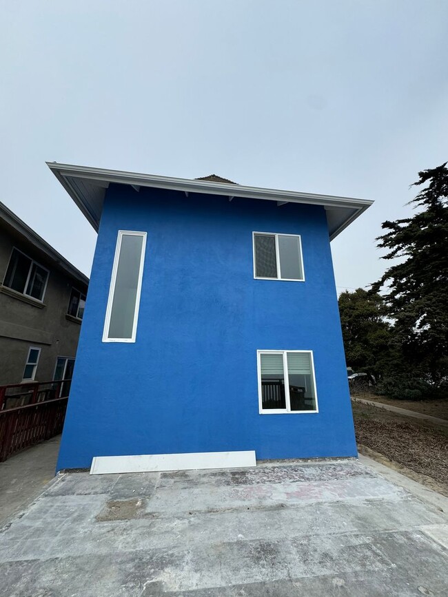 Photo - 6701 Del Playa Dr Unit 1