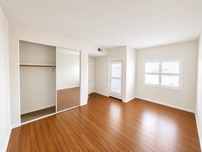 Photo - Coastal Living at It's Best! Pacific Beach Townhome with Incredible Rooftop Views!