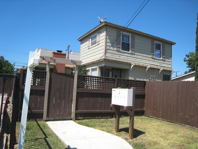 Building Photo - 7118-7122 Amherst Street Unit 7118 1/2