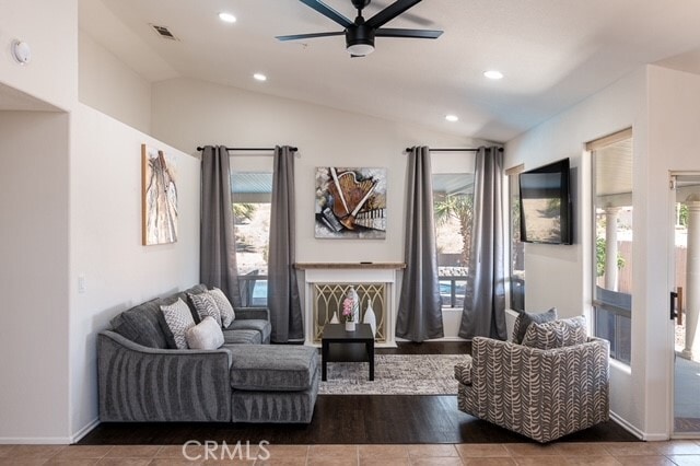 Photo - 9574 Vía Real