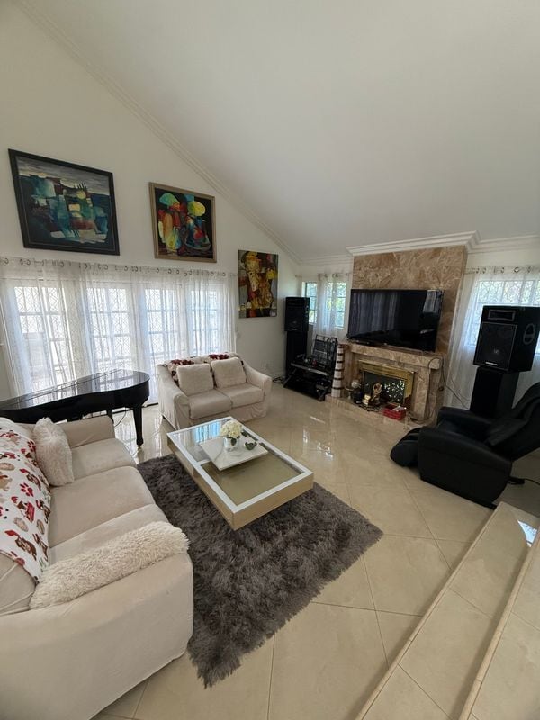 Photo - 10302 Parkview Ave