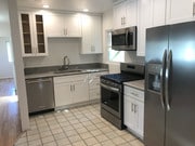 kitchen - 2010 Virginia Ave Unit B