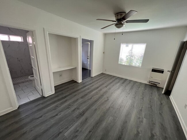 Photo - 5223 De Longpre Ave Unit 5223
