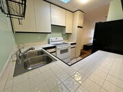 Photo - 633 Church St