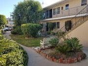 Photo - Nicely Updated 1 bed -1 bath  Street-level... House