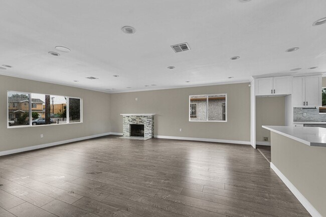 Photo - 7237 Tujunga Ave Unit 7237 Tujunga Ave