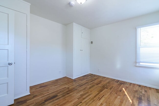 Photo - 10474 Eastborne Ave Unit 10474 1/2